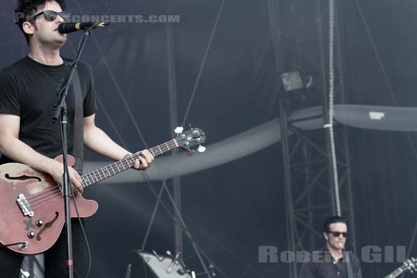 BLACK REBEL MOTORCYCLE CLUB - 2013-07-06 - BELFORT - Presqu'ile du Malsaucy - Peter Hayes - Robert Levon Been